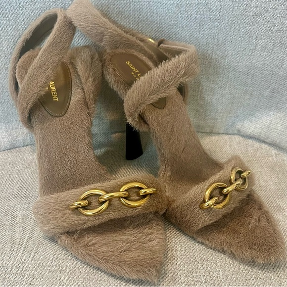 Saint Laurent Tan Fur High Heel Shoes with Gold Chain - Picture 3 of 8